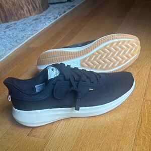 NWOT Tracksmith Men's Black Sneakers with Cream/Gum Sole